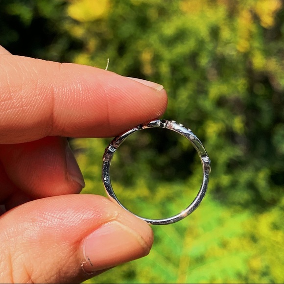 silver swirly ring - Picture 4 of 4